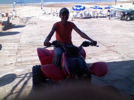 moi sur un honda 400